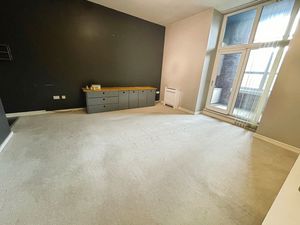 LOUNGE AREA- click for photo gallery